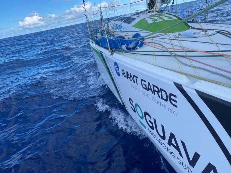 Avant Garde Outre Mer aux côtés du skipper Ulysse Pozzoli en pleine transatlantique